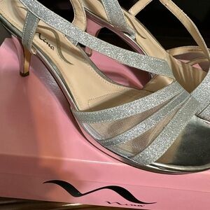 Nina Women’s Glitter Dress Shoes/ 3 inch heel
